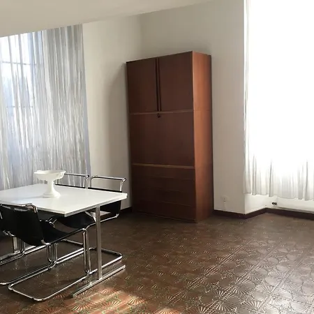 Palazzo Del Borgo * كومو